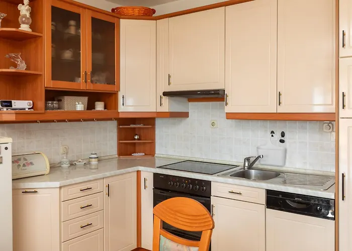 Adria Philipe شقة